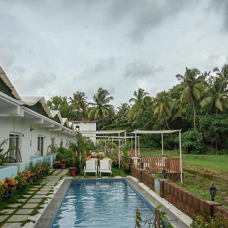 Whiteflower Resort Morjim Ngoại thất bức ảnh