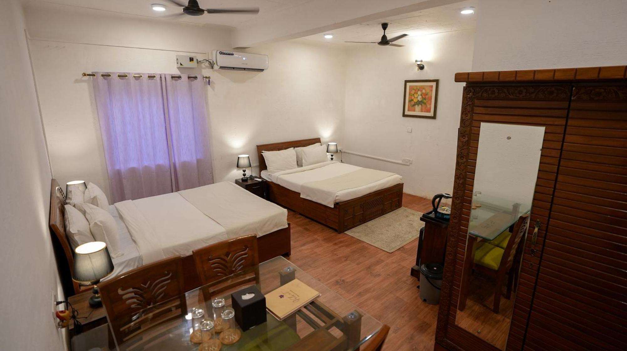 Whiteflower Resort Morjim Ngoại thất bức ảnh