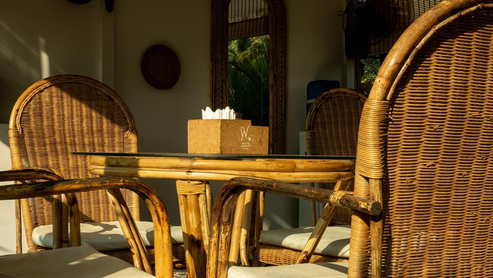 Whiteflower Resort Morjim Ngoại thất bức ảnh